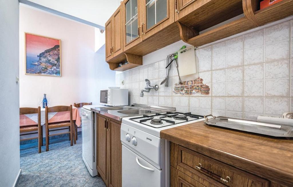 Apartment Tezak Kukci Bagian luar foto