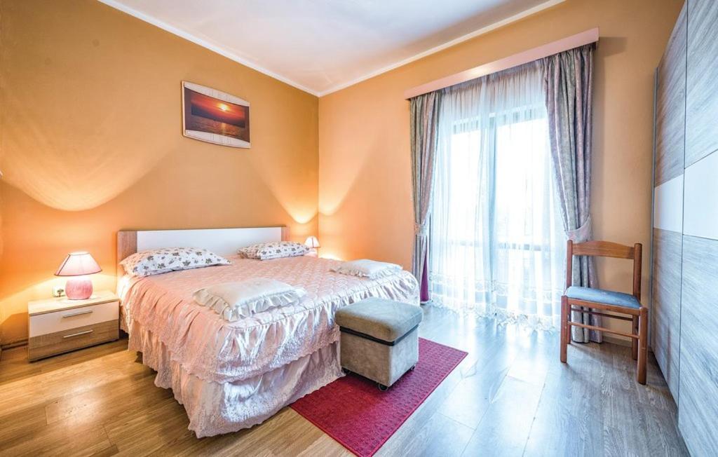 Apartment Tezak Kukci Bagian luar foto