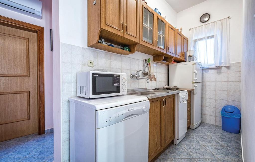 Apartment Tezak Kukci Bagian luar foto